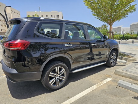 SAR 78000,  Maxus D90,  2023,  Automatic,  26000 KM,    Executive 7-Seater SUV – AWD 4×4 – 2.0L Turbo Petrol photo 2
