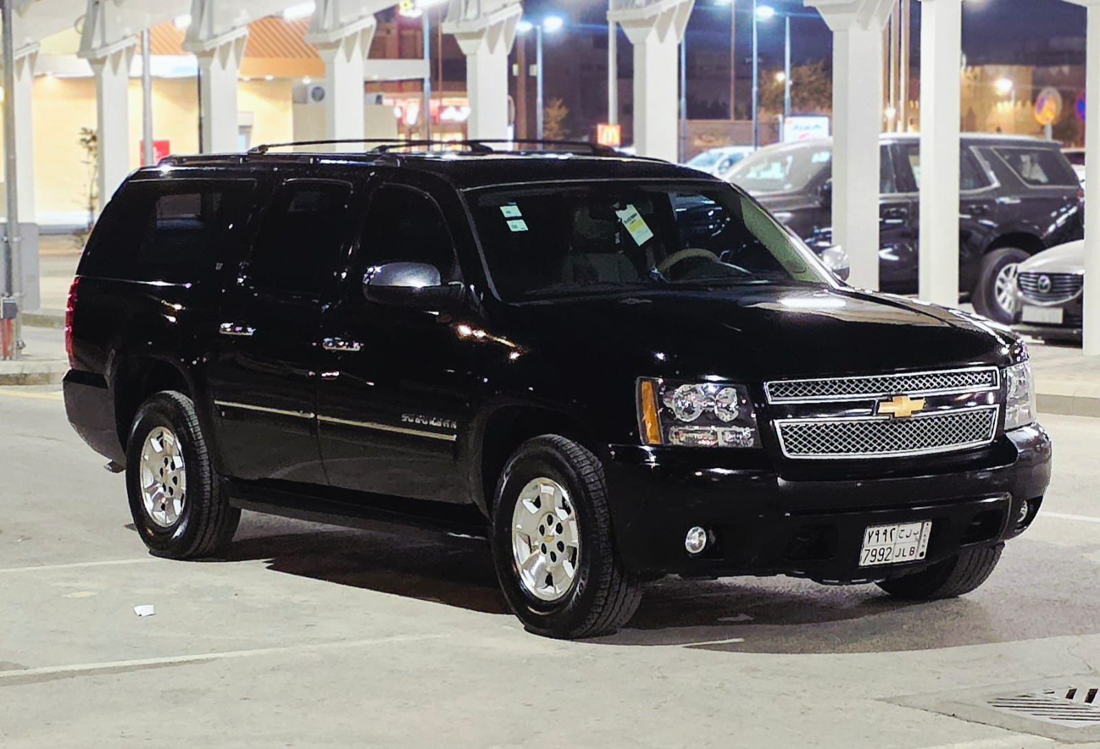 Chevrolet Suburban 2012 photo 1