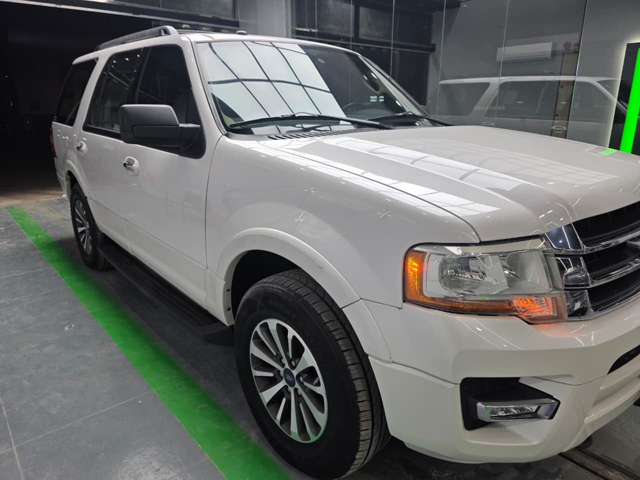 Ford Expedition XLT 2016 photo 1