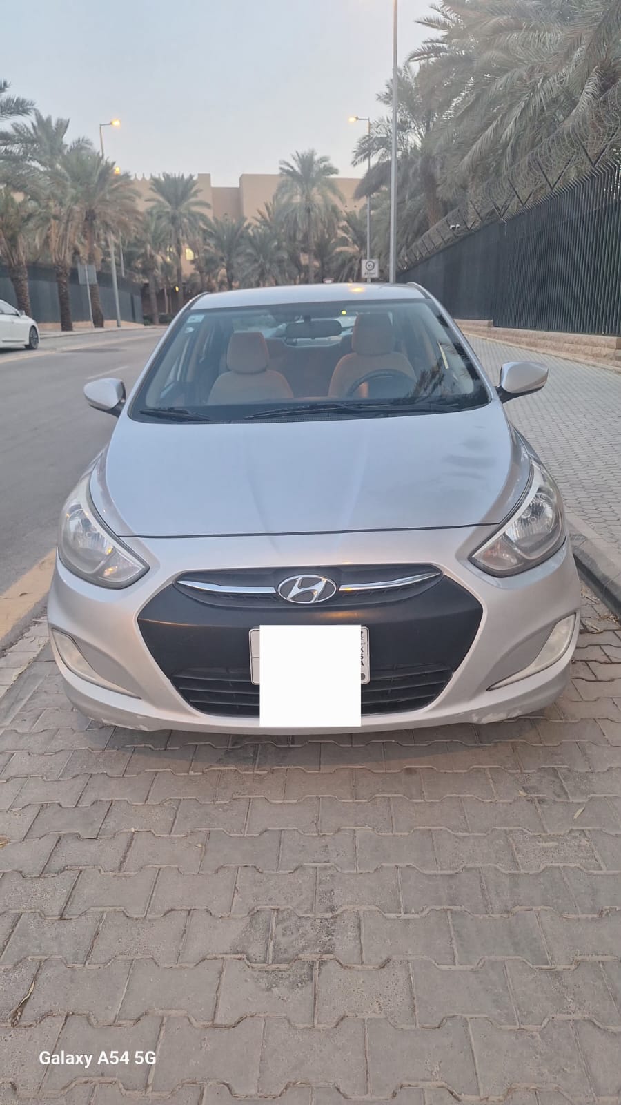 Hyundai Accent photo 1