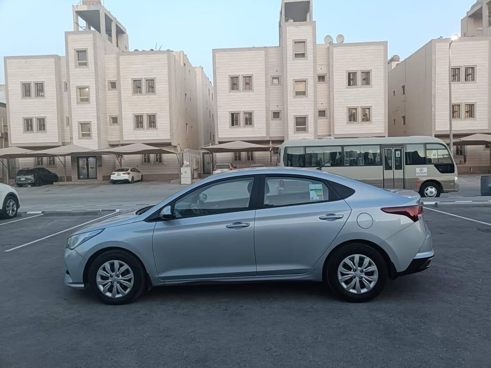 Hyundai Accent – Automatic photo 1