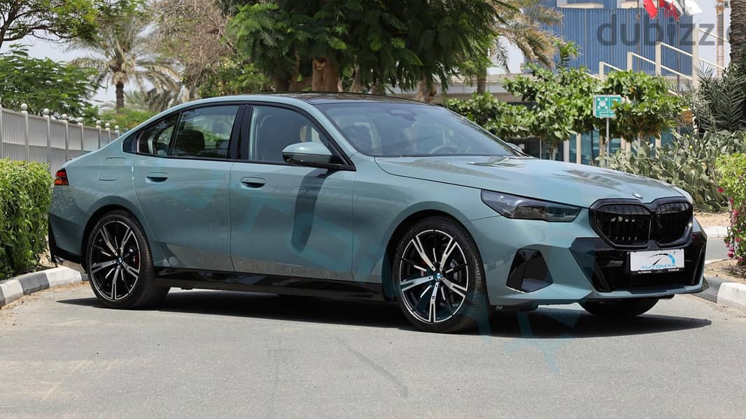 2026 BMW 520 M 2.0T MILD-HYBRID GCC 0Km photo 3