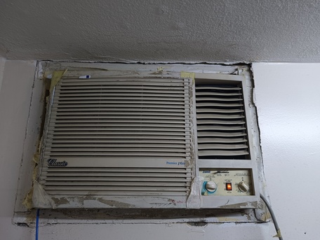 SAR 500,  Good Condition Zamil Window AC_1.5 Ton photo 1