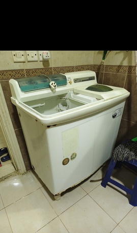 SAR 375,  Hitachi Japanese Washing For Sale In Good Condition photo 1