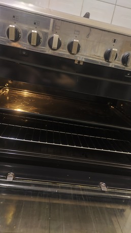 SAR 650,  Made In Italy Indesit 90X60 Cm, 5 Burners Free Standing Gas Cooker Perfect Condition photo 3