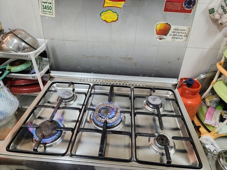 SAR 150,  Gas Oven 5 Burners For Sale Egyptian Steele Console فرن غاز ٥ شعلا للبيع استانلس ستي photo 1