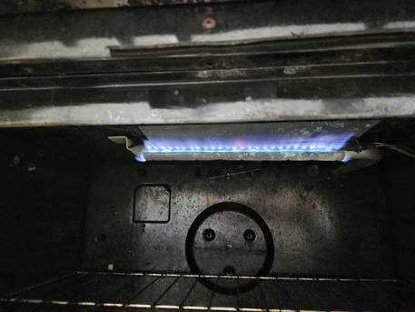 SAR 150,  Gas Oven 5 Burners For Sale Egyptian Steele Console فرن غاز ٥ شعلا للبيع استانلس ستي photo 2