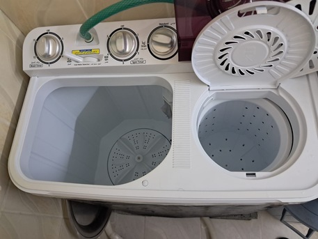 SAR 300,  Semi Automatic Washing Machine 5kg photo 2