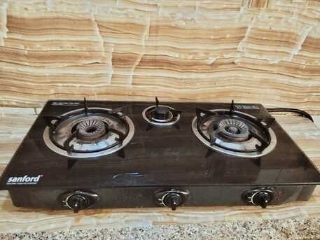 SAR 550,  USED COT WITH MATTRESS, GEEPAS 2300W VACUUM CLEANER & STANFORD 3-BURNER GAS STOVE FOR SALE photo 3