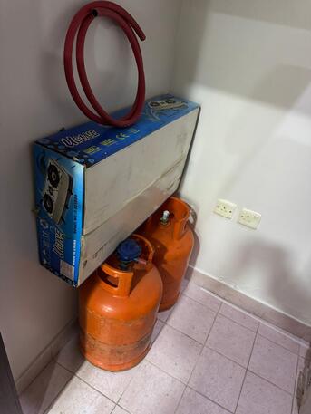 SAR 350,  Gas Stove With 2 Cylinders photo 1
