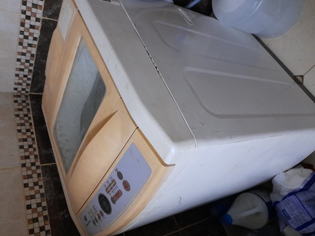 SAR 750,  Family Washing Machine photo 1