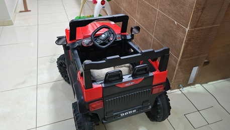 SAR 270,  KIDS ELECTRIC CAR FOR SALE (URGENT) photo 2