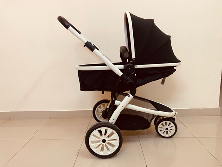 SAR 280,  Baby Stroller, Convertible , And Car Seater, 2 In 1 photo 3