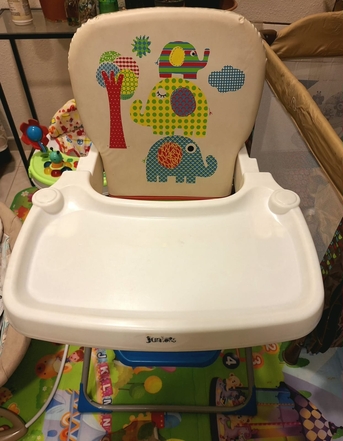 SAR 100,  High Chair And Baby Swing photo 1
