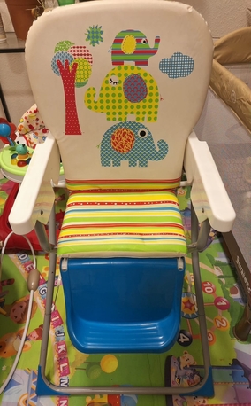 SAR 100,  High Chair And Baby Swing photo 2