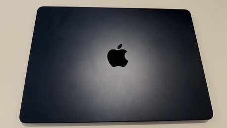 SAR 2000,  Macbook Air 13 M2 8GB 256 Midnight