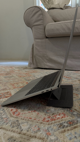 SAR 2000,  MacBook Pro 13 (2018) - Core I7 - 16GB - 512GB - Touch Bar photo 2