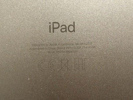 SAR 2200,  IPad Pro (4th Generation) In Excellent Condition photo 3