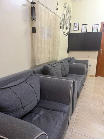 SAR 250,  Sofa Set For Sale photo 3