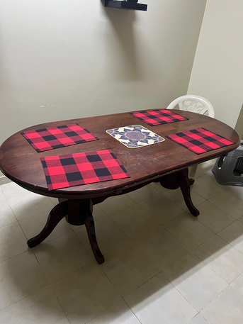 SAR 75,  Dining Table photo 1