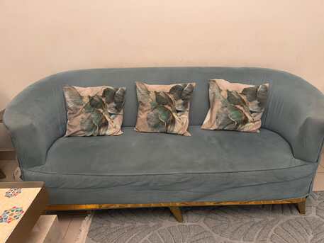 SAR 700,  11 Seater Sofa And Bed photo 3