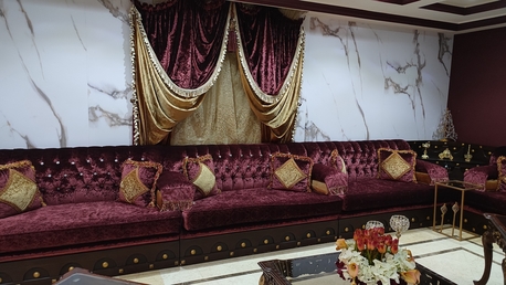 SAR 2000,  Used Majlis Sofa Set With Curtains & 3 Chandeliers For Sale – Jeddah photo 2
