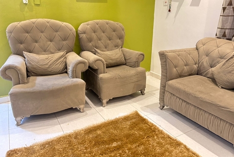 SAR 400,  3 Piece Sofa Set photo 2