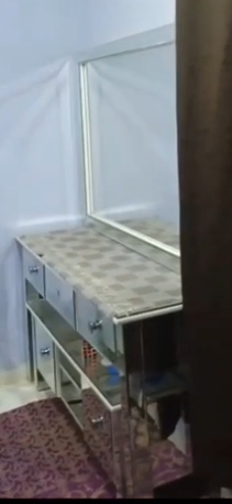SR 250,  BED.. WALLDROBE..DRESSING TABLE..BED SIDE TABLE...ONE EXTRA DRAWAS ...ONE GASS OVEN STOVER photo 3