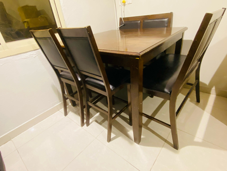 SAR 500,  I Am Selling Wooden Daining Table 6 Seater In Good Condition photo 3