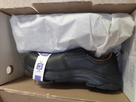 SAR 200,  New Safety Shoes # 43 photo 2