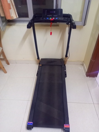 SAR 1000,  Urgent Selling New Treadmill And (sofa Set Is Free) photo 1
