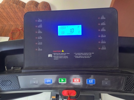 SAR 1000,  Urgent Selling New Treadmill And (sofa Set Is Free) photo 3