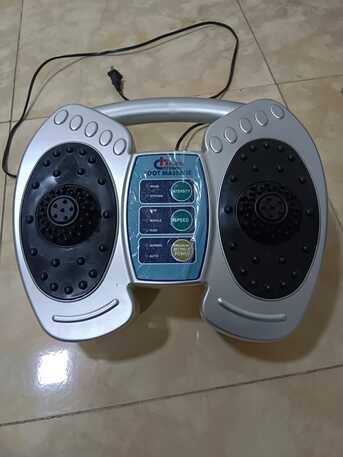 SAR 80,  Foot Massager – 110/220V – Good Working Condition photo 1