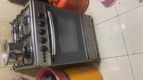 SAR 200,  Gas Cooking Range+Oven