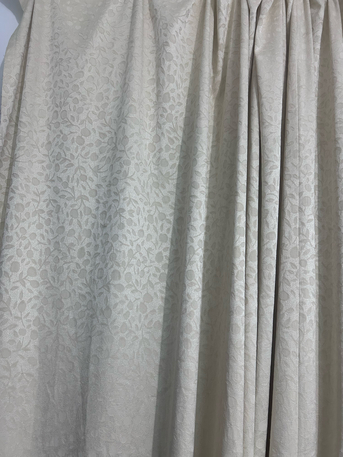 SAR 800,  Curtains And Gym Equipments photo 2