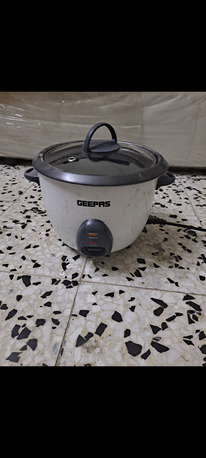 SAR 310,  Misc Items :single Bed With Mattress,geepas Rice Cooker,pair Of 5kg Dumbell photo 2