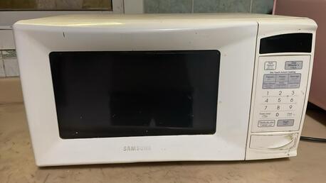SAR 150,  Microwave Oven, Samsung photo 1