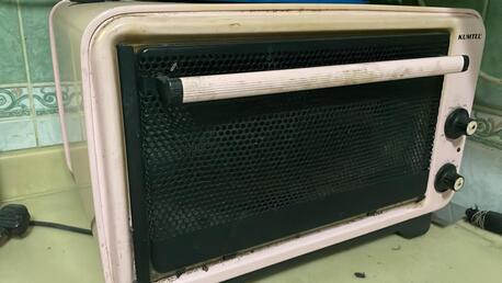 SAR 100,  Electric Oven photo 1
