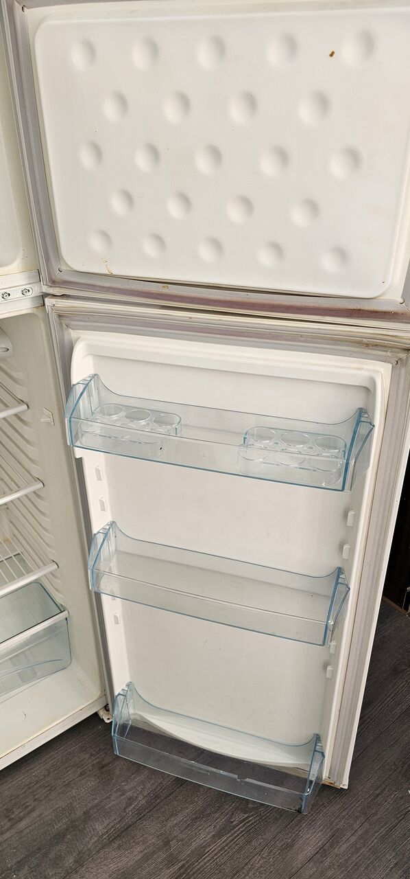 SAR 400,  Refrigerator For Sale SAR 400 Fridge photo 3
