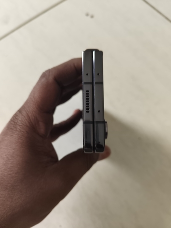 SAR 2400,  Samsung Zfold 5 photo 3