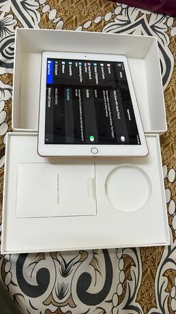 SAR 450,  Apple  IPad 6 Gen  9.7 Inch 32gb 100 % Original Condition 0 photo 3
