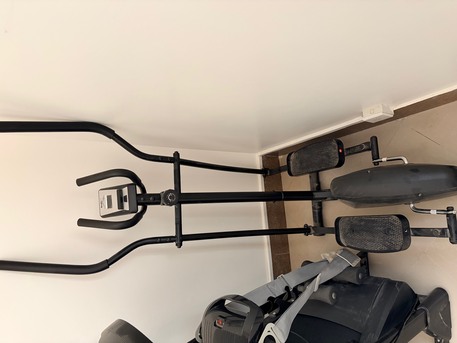 SAR 1200,  Treadmill With Massager, Cycle For SALE (0540701176) photo 2
