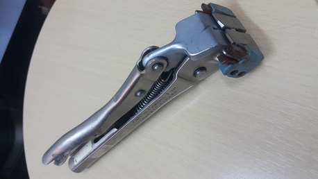 SAR 450,  For SALE   AMP MR-1  Hand Crimping Tool For Picabond Connectors. photo 1