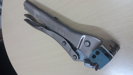 SAR 450,  For SALE   AMP MR-1  Hand Crimping Tool For Picabond Connectors. photo 2