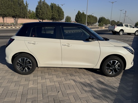 SAR 1,  FOR CAR TRANSFER – Suzuki Swift GLX 2025 (FULL OPTION) photo 3