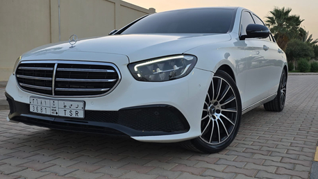 SAR 152000,  Mercedes-Benz E-Class,  2023,  Automatic,  46000 KM,   E200 Facelift In Great Condition photo 3