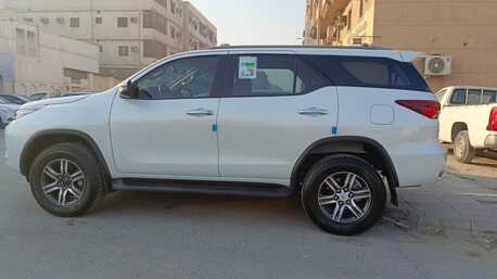 SAR 21000,  Toyota Fortuner,  2025,  Automatic,  000 KM,    For Sale On Urgent Basis photo 2