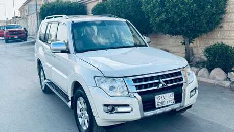 SAR 53000,  Mitsubishi Pajero,  2017,  Automatic,  169000 KM,   GLS, , , 169,000 KM, 3.5 photo 2