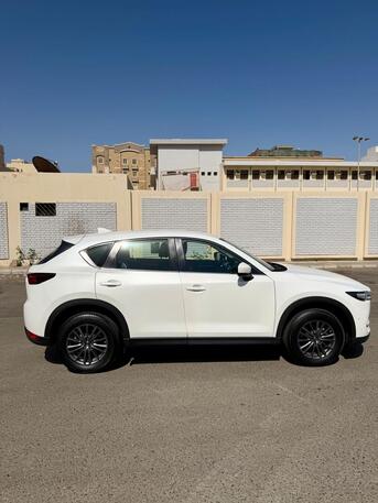 SAR 58000,  Mazda CX-05,  2021,  Automatic,  92000 KM,  Jeddah photo 3