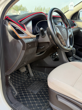 SAR 35000,  Hyundai Santa Fe,  2015,  Automatic,  400000 KM, photo 3